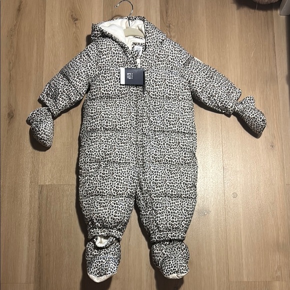 GAP Other - Leopard snow suit
